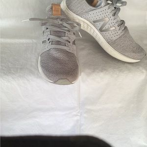 Tennis shoes/sneakers